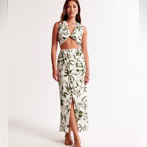 Abercrombie & Fitch Dresses & Skirts - Abercrombie & Fit h Tropical Print Cutout Maxi set ! Size XS